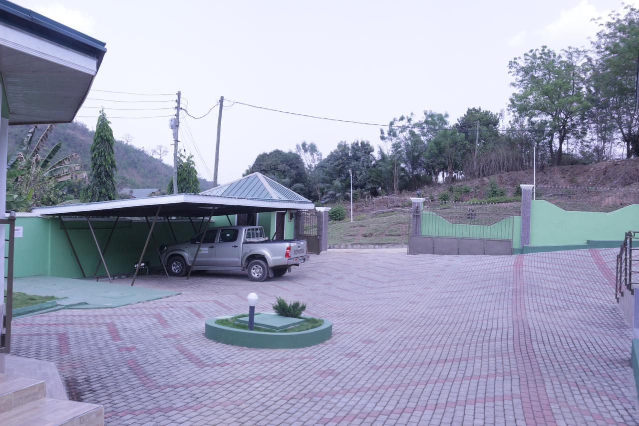 3A'S Guest House Akosombo Eksteriør billede
