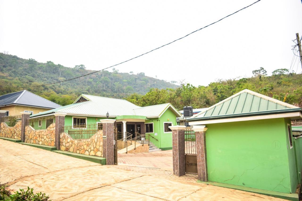 3A'S Guest House Akosombo Eksteriør billede
