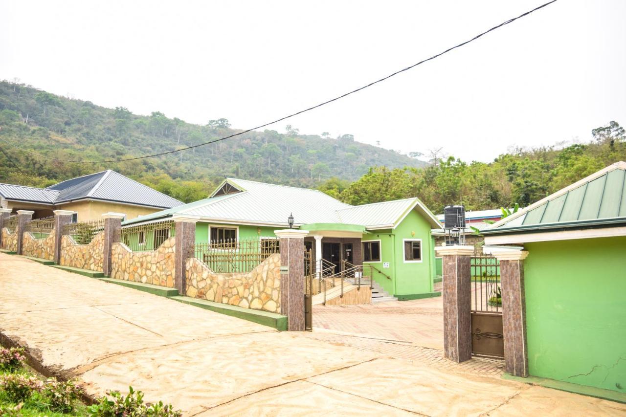 3A'S Guest House Akosombo Eksteriør billede